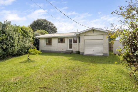 Photo of property in 15 Old Coach Road South, Otaki Beach, Otaki, 5512