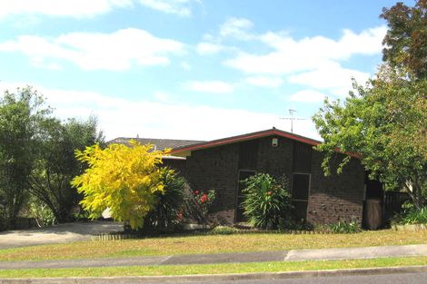 Photo of property in 4 Valdese Rise, Browns Bay, Auckland, 0630