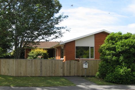 Photo of property in 28 Laing Crescent, Heathcote Valley, Christchurch, 8022