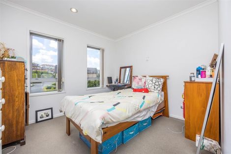 Photo of property in 83 Fields Parade, Oteha, Auckland, 0632