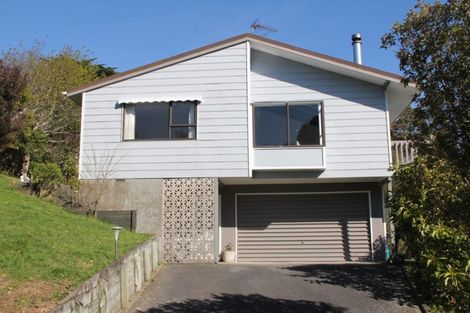 Photo of property in 6 Wingfield Place, Churton Park, Wellington, 6037