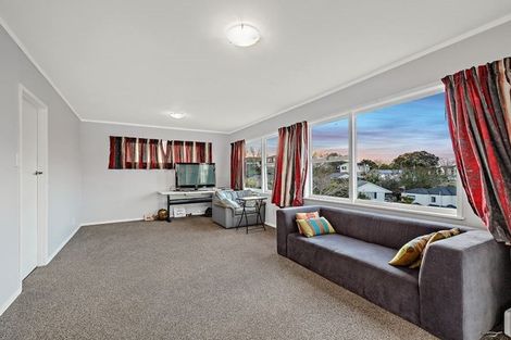 Photo of property in 73 Waimumu Road, Massey, Auckland, 0614