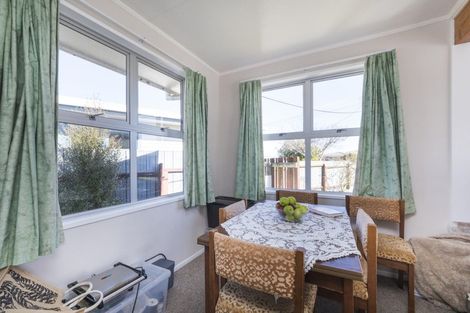 Photo of property in 33 Tararua Terrace, Cloverlea, Palmerston North, 4412