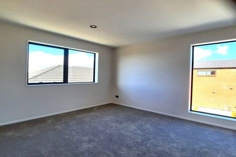 Photo of property in 121c Reeves Road, Pakuranga Heights, Auckland, 2010