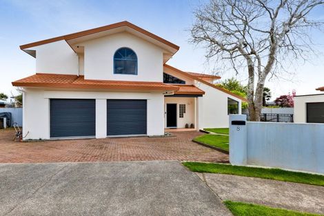 Photo of property in 8 Taylor Place, Merrilands, New Plymouth, 4312