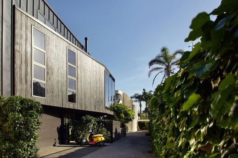 Photo of property in 18b Maunganui Road, Mount Maunganui, 3116