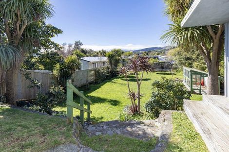 Photo of property in 5 Dale Road, Raumati South, Paraparaumu, 5032