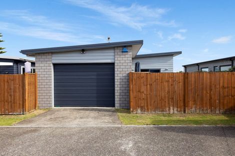 Photo of property in 41 Spinifex Street, Papamoa Beach, Papamoa, 3118