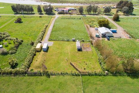 Photo of property in 46 Nuku Street, Tangimoana, 4822