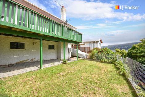 Photo of property in 15 Porterfield Street, Macandrew Bay, Dunedin, 9014