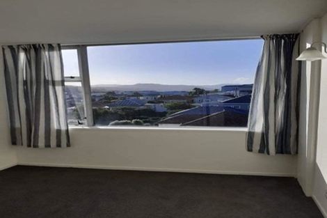 Photo of property in Beresford Apartments, 17/118 Russell Terrace, Berhampore, Wellington, 6023