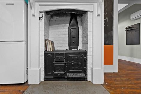 Photo of property in 19 Milton Road, Bluff Hill, Napier, 4110