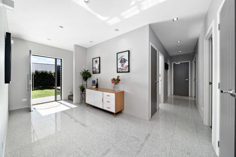 Photo of property in 9 Bridesdale Drive, Lake Hayes, Queenstown, 9304