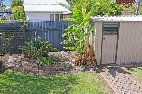 Photo of property in 2 Dalton Road, Snells Beach, 0920