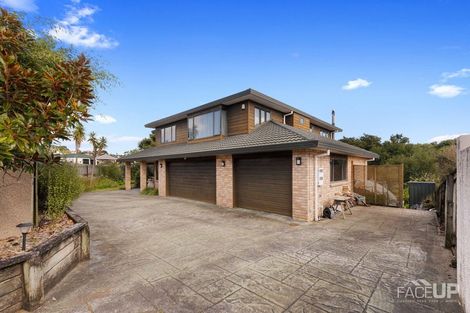 Photo of property in 18 Rosetti Rise, West Harbour, Auckland, 0618