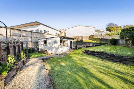 Photo of property in 10 Mahoe Street, Strandon, New Plymouth, 4312