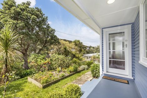 Photo of property in 65 Airlie Road, Plimmerton, Porirua, 5026