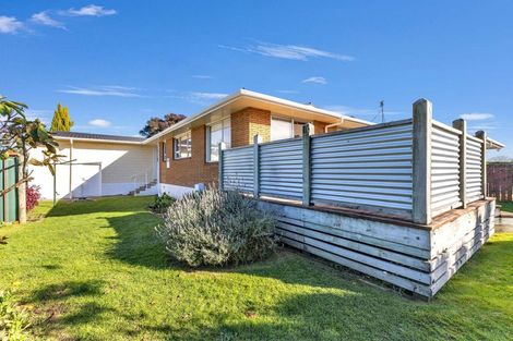 Photo of property in 39 Nevada Drive, Merrilands, New Plymouth, 4312