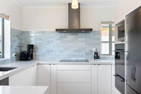 Photo of property in 19 Francis Skinner Place, Orewa, 0931