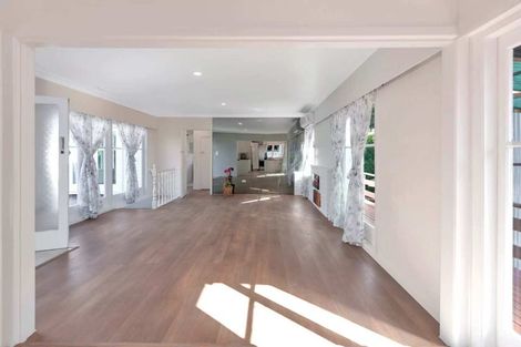 Photo of property in 5 Hillcrest Grove, Hillpark, Auckland, 2102