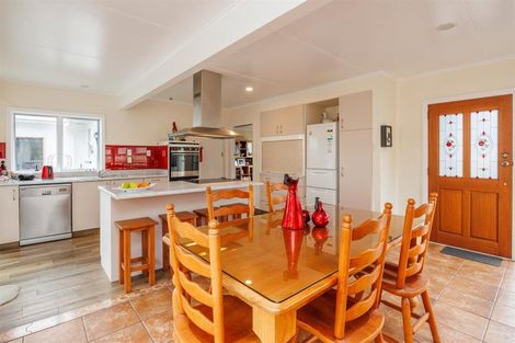 Photo of property in 16 Wilson Street, Bulls, 4818