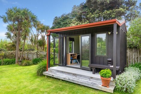 Photo of property in 7 Dodds Crescent, Otaki Beach, Otaki, 5512