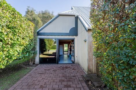 Photo of property in 28 Hahei Beach Road, Hahei, Whitianga, 3591