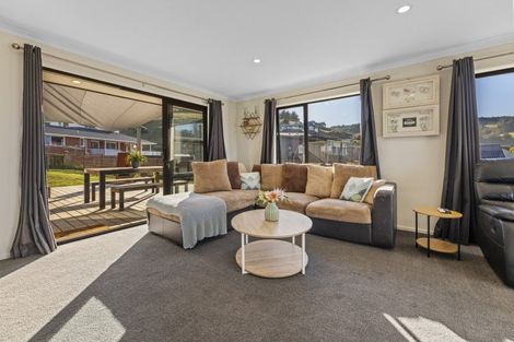 Photo of property in 18 Goddard Way, Sawyers Bay, Port Chalmers, 9023