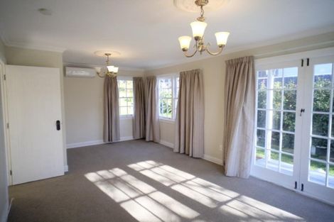 Photo of property in 28 Albatross Close, Whitby, Porirua, 5024