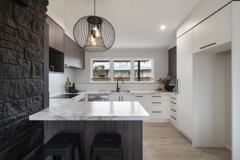 Photo of property in 9 Abraham Crescent, Milson, Palmerston North, 4414