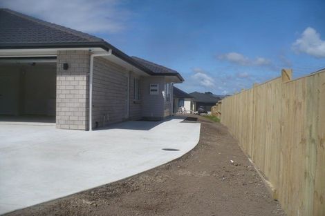 Photo of property in 7 Pohue Avenue, Huapai, Kumeu, 0810