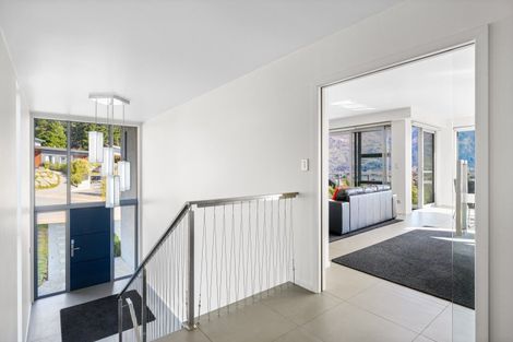 Photo of property in 5 Bovett Place, Wanaka, 9305