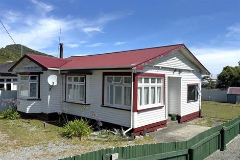 Photo of property in 10 Ashmore Avenue, Cobden, Greymouth, 7802