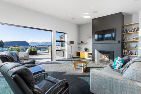 Photo of property in 10 Turnbull Crescent, Wanaka, 9305