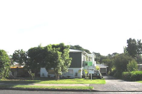 Photo of property in 1/3 Salem Place, Torbay, Auckland, 0630