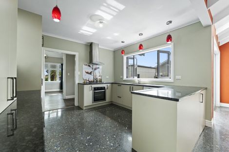 Photo of property in 263 Carrington Street, Vogeltown, New Plymouth, 4310