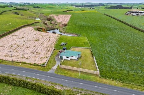 Photo of property in 253 Mawhitiwhiti Road, Normanby, Hawera, 4675