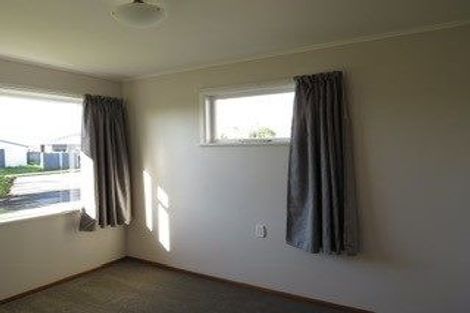 Photo of property in 16 Cornwall Street, Levin, 5510