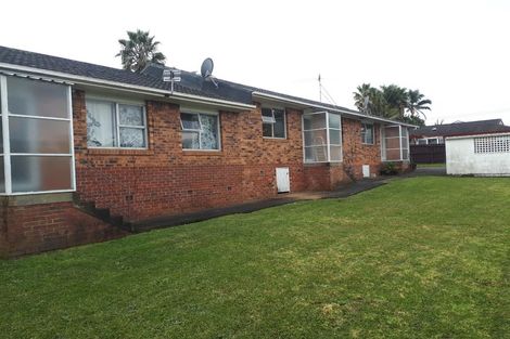 Photo of property in 1/200 Edmonton Road, Te Atatu South, Auckland, 0610