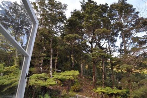 Photo of property in 124 Cheviot Road, Lowry Bay, Lower Hutt, 5013