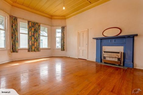 Photo of property in 393 College Street, Hokowhitu, Palmerston North, 4410