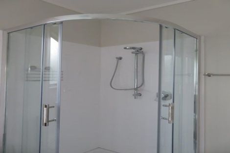 Photo of property in 16 Chipping Dale, Mangere Bridge, Auckland, 2022