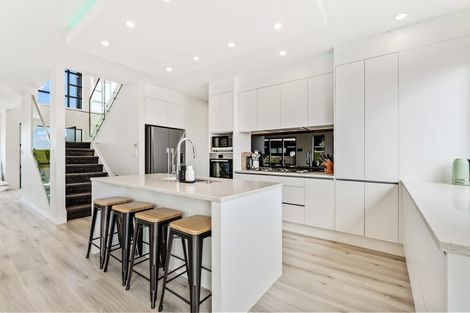 Photo of property in 36 Resolution Drive, Gulf Harbour, Whangaparaoa, 0930