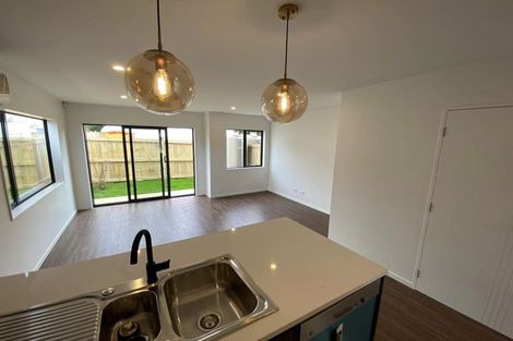 Photo of property in 2/143 Portage Road, New Lynn, Auckland, 0600