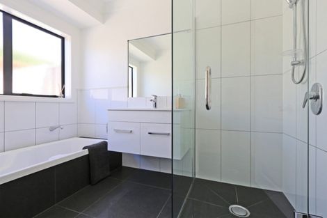 Photo of property in 46 Pinotage Drive, Greenmeadows, Napier, 4112