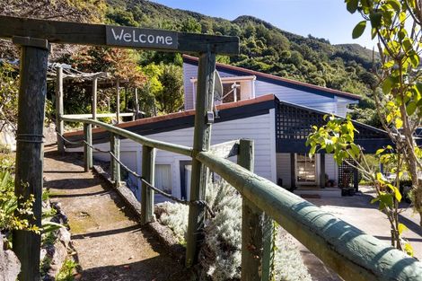 Photo of property in 577 Queen Charlotte Drive, Havelock, Picton, 7281