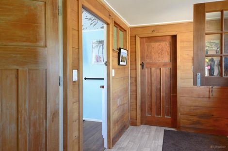 Photo of property in 19 Mount John Road, Waimate, 7977