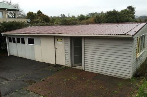 Photo of property in 260 Henderson Valley Road, Henderson, Auckland, 0612