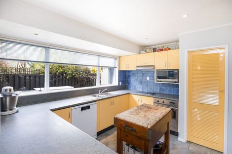 Photo of property in 6 Truscott Grove, Awapuni, Palmerston North, 4412