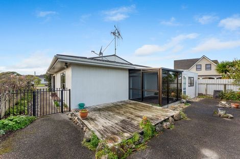 Photo of property in 16 Warwick Place, Springvale, Whanganui, 4501